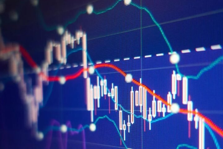 Manulife Falling Oil Prices, Fed Policy Shifts Seen Shaping PH Markets in Second Half