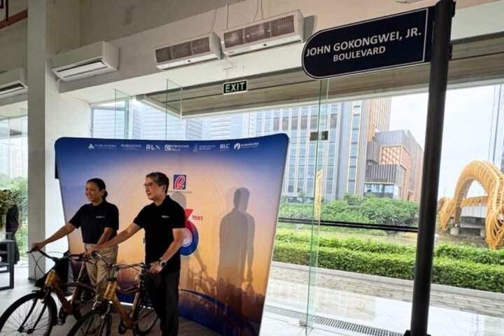 A Manila boulevard now carries John Gokongwei Jr.'s name